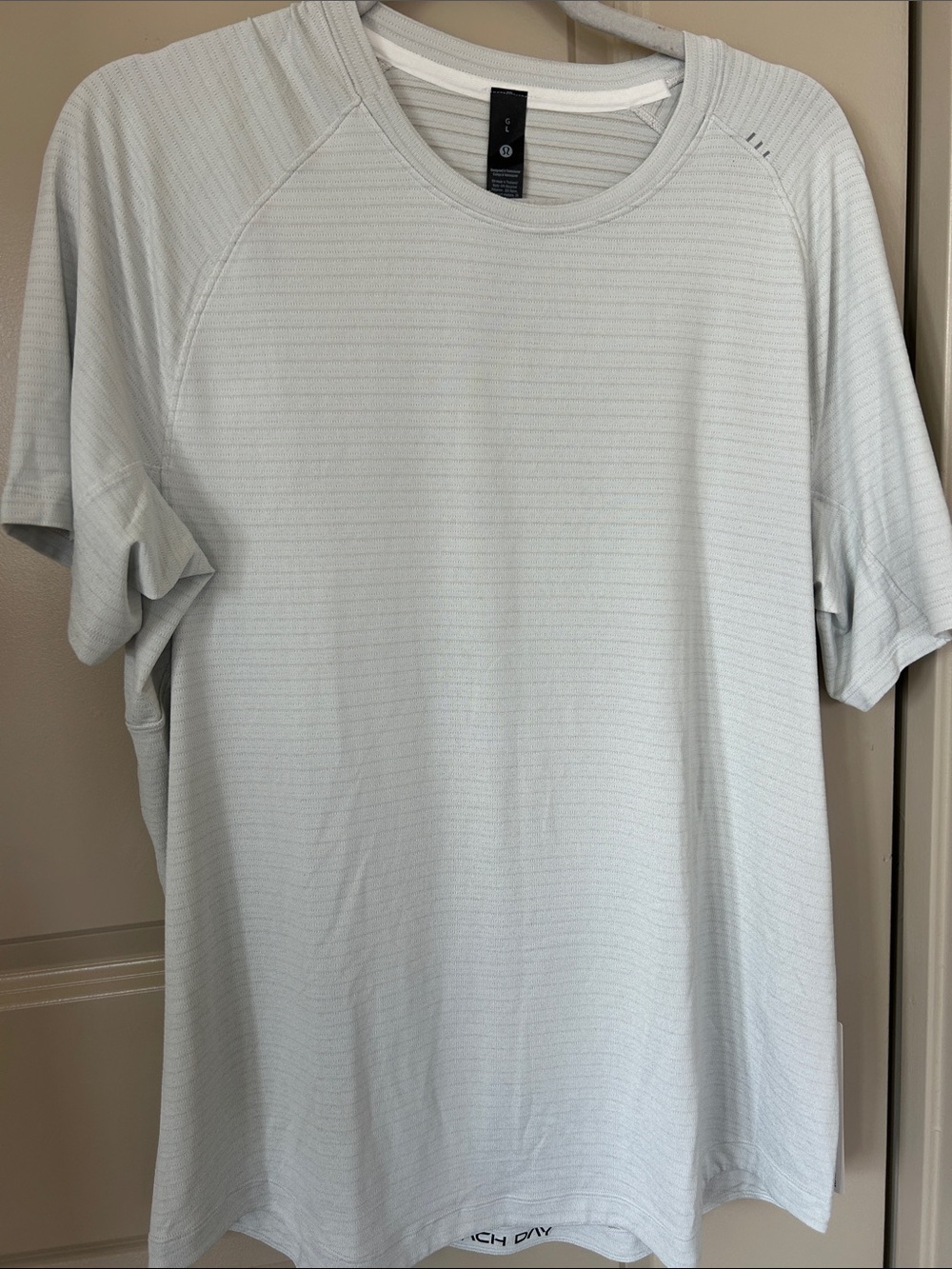 lululemon athletica Men's Light Gray Short-Sleeve Tech Tee